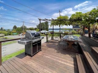 4 bd Home with Lake Views - 3