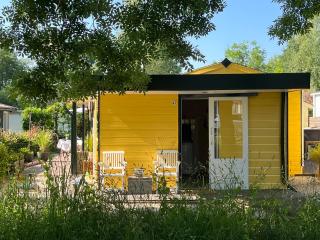 Lovely lake chalet with private garden - 0