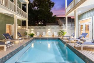Gorgeous Upscale Home with Pool Garden District - 1