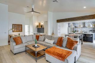 Less Than half Mi to Golf! Lakefront Mesa Oasis with Dock - 4