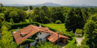 Maison d'exception à Arbonne, piscine privée saisonnière. - 1