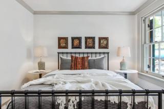 Historic CBD Townhomes with Courtyard - 8