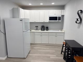 Retreat 1 Bedroom Studio! - 6