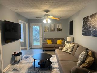 Stylish 3BR Townhouse - 0