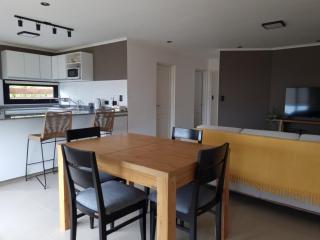 Vivienda con jardín y vista al lago - 1