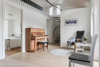 Newly Renovated Lakeview Home Near Eskilstuna - 7