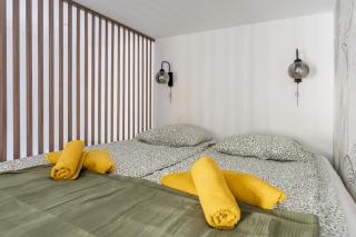 Cozy Pastel & Botanical Mezzanine Studios - 7
