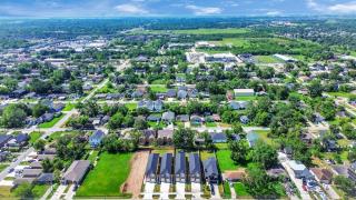 Urban Oasis Townhome near NRG Stadium - 4
