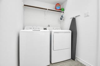 Urban Oasis Townhome near NRG Stadium - 2