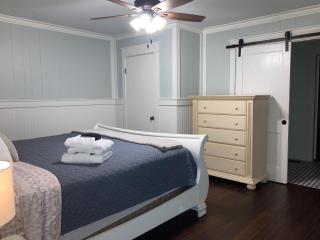 Tucked Away Newly Renovated 4 Bedroom 2 Bath Sleeps 12 - 2