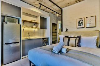 Seamless Comfort Modern Living in Seapoint - Cape Town - 6