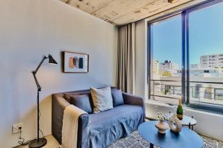 Seamless Comfort Modern Living in Seapoint - Cape Town - 3