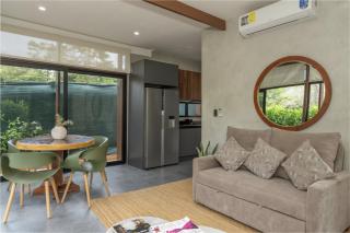 Cozy CocoBay Retreat House with private jacuzzi - 6