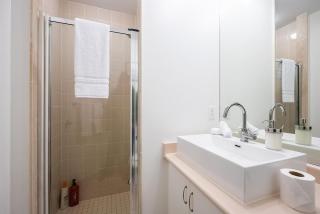 Sky-High 2BR with City Views - Lake Ontario Waterfront - 5