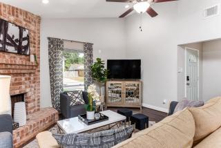 5mins to Great SW Equestrian Center, Sleeps 8, Premium Home - GJ - 3