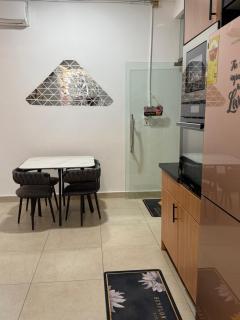 Luxury 2 Bedroom Oasis In Heart Of Accra - 8