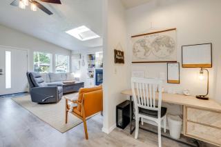 Walk to Seaside Beach Vacation Rental Cottage! - 6