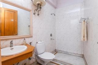 Hotel Kochar Continental Just Near Liberty Cinema And Sarai Rohilla Railway Station - 8