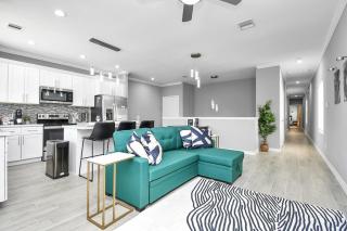Urban Loft! 3bed, 2,5 Bath Townhome near NRG Stadium - 0