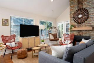 3BR Firepit Katy Home, Amazing Backyard - 3LT - 7