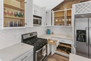 2BR Katy Retreat, Prime Location Fast Wi-Fi - PVT - 1