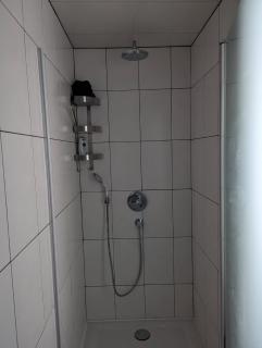 Gemütliches Zimmer in der modernen Ferienwohnung Schwalbennest im EG links - 8