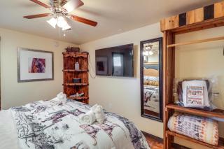 Pet-Friendly Tucson Casita Shared Hot Tub and Patio - 2