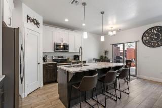 Townhome Near Zion with Hot Tub & Pool - Washington - 6