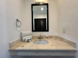 Desirable Location, Private Terrace Overlook Pool - 4