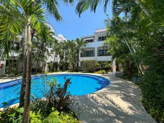 Desirable Location, Private Terrace Overlook Pool - 6