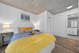 Luxury 2BR Suite Walk to Waterfront and Dining - 2