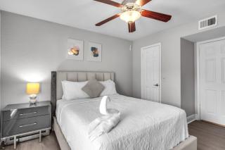 Cosatal 2BR Retreat with Pool 10mins from the Beach - 3