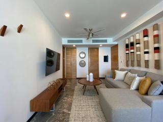 Ocean Front! Amazing Rooftop Pool, Walk to Fifth! - 7