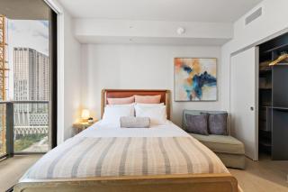 Stylish Downtown Miami Studio with Rooftop Pool - 2