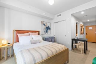 Stylish Downtown Miami Studio with Rooftop Pool - 6