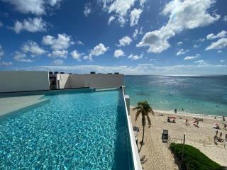 Right on The Beach, Gym, Location, Private Plunge - 0