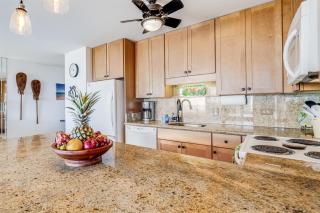 Ocean-View w Lanai, Pool, Hot Tub & Beach Access - 8