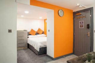 City Centre Studio With Self Check-In Washer Dryer Netflix & WiFi - 2