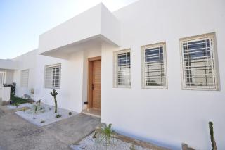 Cozy 3BR Beachfront Villa & Private Beach Access - 5