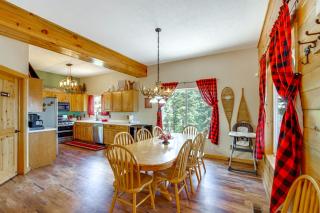 Duck Creek Village Cabin Near National Forest! - 8