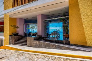 Inviting waterfront condo with amazing pool, balcony & W/D - 8