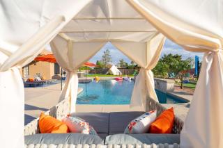 The Ultimate Stay & Play Retreat 4BR Sleeps 13 - 1
