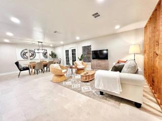 4BR Family Oasis | Prime Location, Fast Wi-Fi-TCF - 5