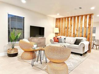 4BR Family Oasis | Prime Location, Fast Wi-Fi-TCF - 0