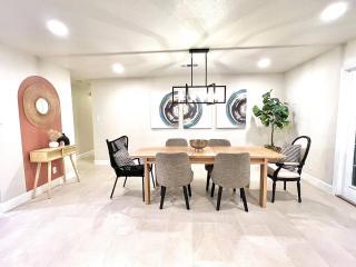 4BR Family Oasis | Prime Location, Fast Wi-Fi-TCF - 3