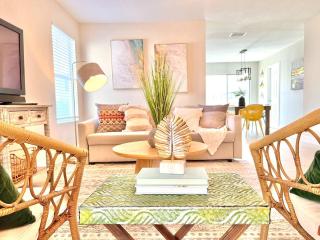 Comfortable & Central, 3BR San Antonio (4 Beds) CC - 0