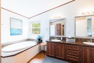 Blue Haven Lake Buchanan Waterfront Retreat with Private Dock - 6