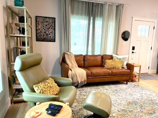 Exquisite Craftsman Retreat with Private Pool & Hot Tub, Walk to Downtown - 7