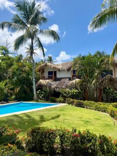 Hotel Villas Mana 4 Villas Shared Pool 12 Room 51 Guest - 2