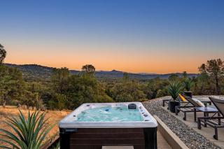 Yosemite Serenity:Pool, View, HotTub, New Kitchen! - 8